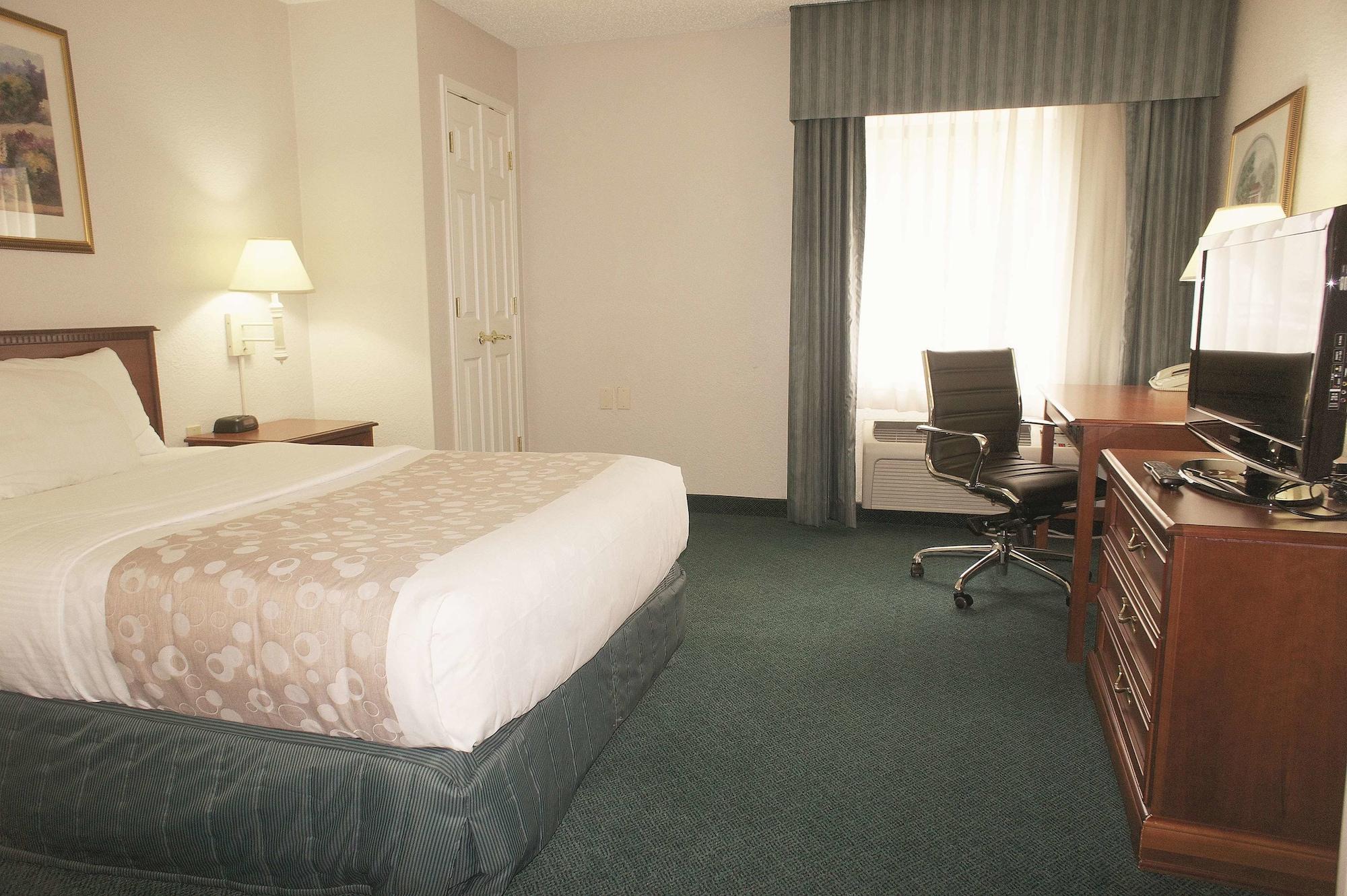 La Quinta Inn By Wyndham Detroit Canton Kültér fotó
